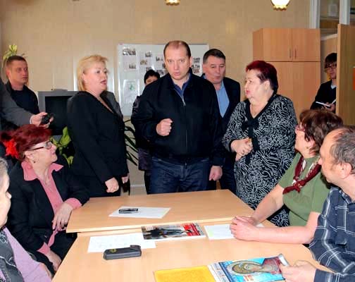 Губернатор Тольятти посетил Дом культуры глухих