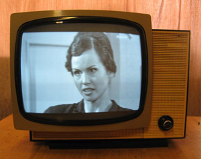 Старый телевизор. Фото с сайта news.rin.ru