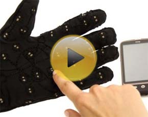 Сенсорная перчатка позволит слепоглухим общаться более свободно