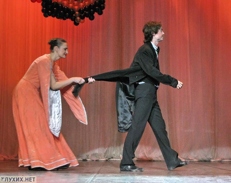 Шуточный танец «Жених» (А.Хагундокова и А.Копосов).