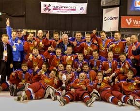 Весной 2013 года сборная России по хоккею среди глухих стала чемпионом мира