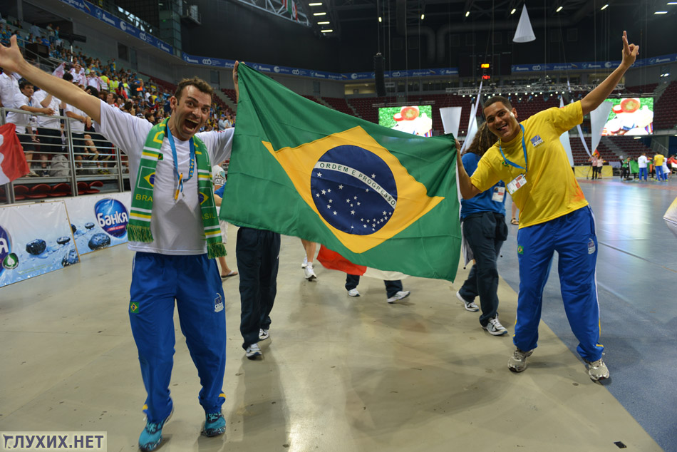 Спортсмены из Бразилии.