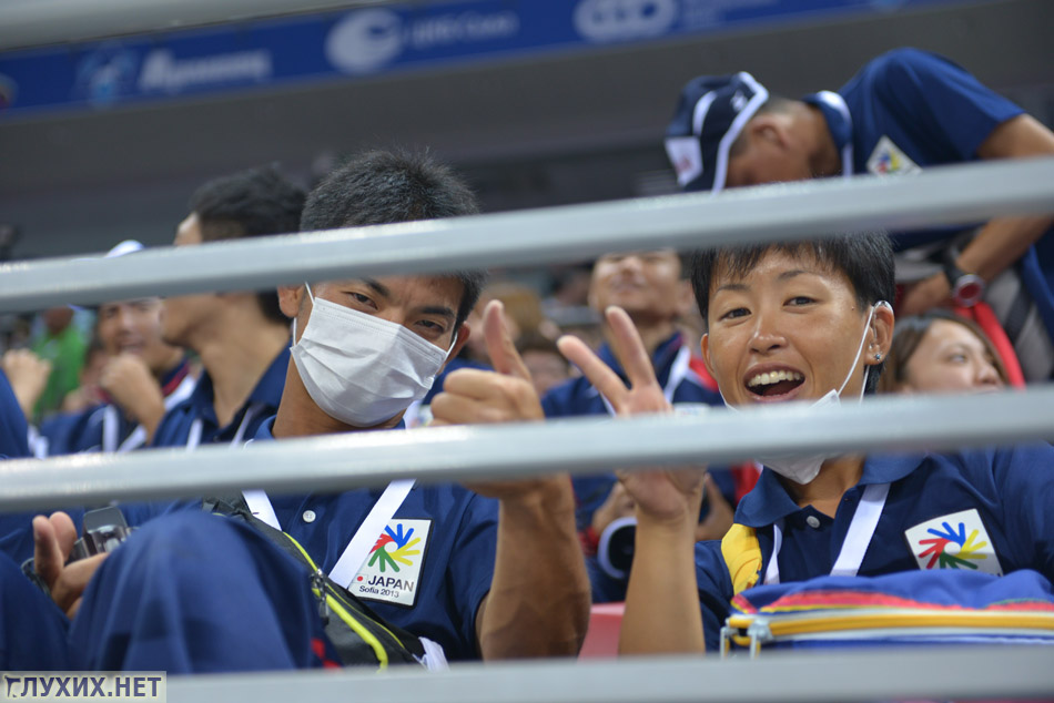 Японцы в масках.