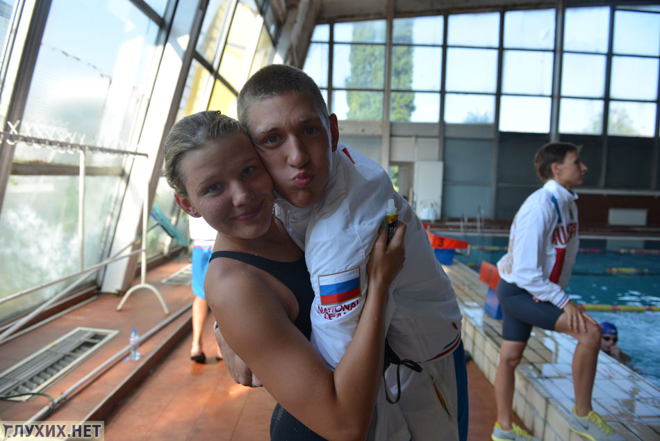 Алёна Алексеева (выиграла золото, 200 м на спине) с Оботиным.