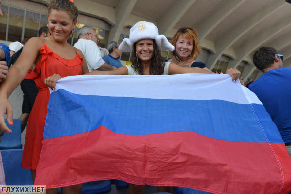 Обаятельная жена футболиста надеется на победу российской сборной!