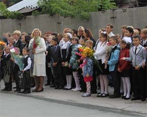 Новосибирская школа для глухих отметила День знаний