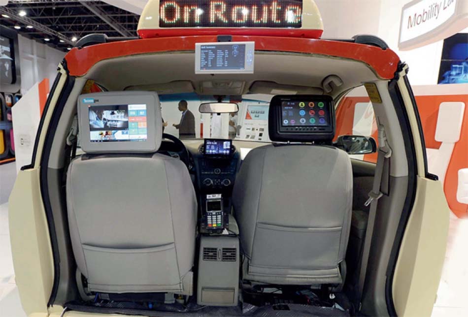 Dubai Taxi Corporation установит жидкокристаллические дисплеи в 3,5 тысячах экспериментальных такси.