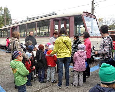 Алтайские студенты провели экскурсию для глухих детей