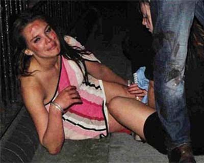 Секс изнасиловали девушку на улице пришельцы - найдено порно видео, страница 