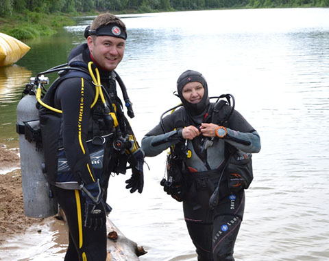 Слабослышащие подростки-дайверы очистили дно озера Глубокое
