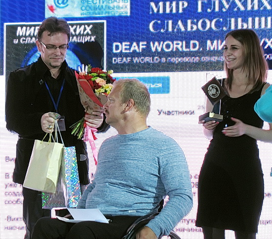 Сообщество Виктора Муратова «DEAF WORLD» признано самым лучшим из более 110 участников в номинации «Жизнь продолжается».