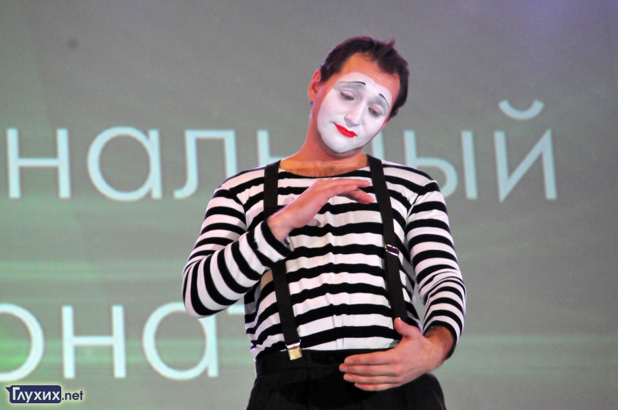 Сергей Синодов на сцене.