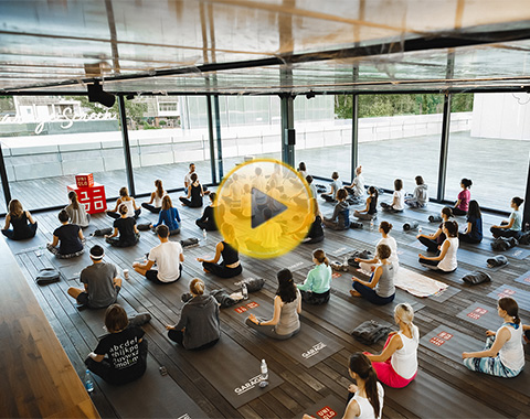 Музей «Гараж» приглашает глухих и слабослышащих на занятия по йоге