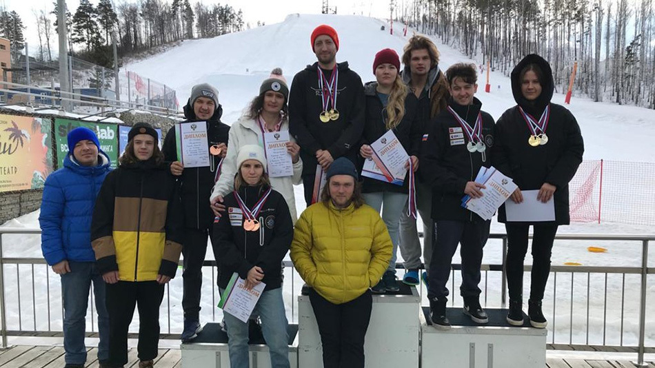 Новосибирские сноубордисты завоевали восемь медалей на престижных соревнованиях для глухих спортсменов