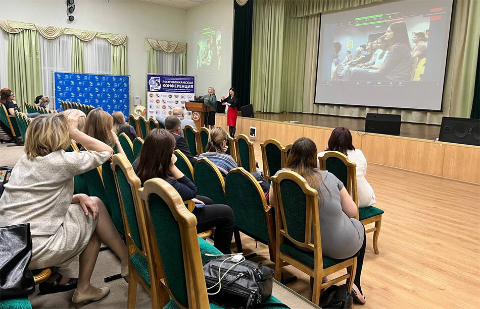 Конференция о жестовом языке в образовании. Фото ВОГинфо.ру